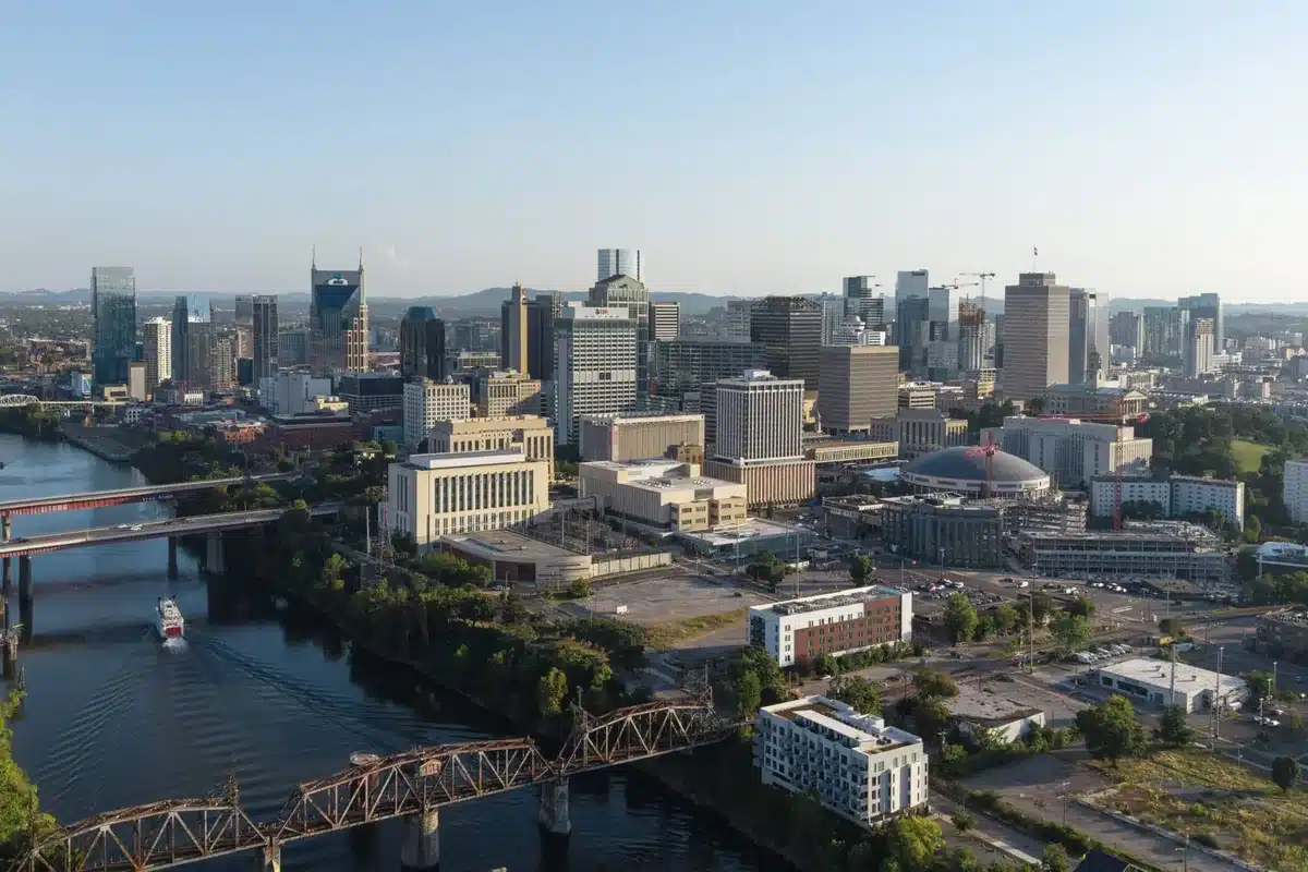 Aerial view of downtown nashville and the river